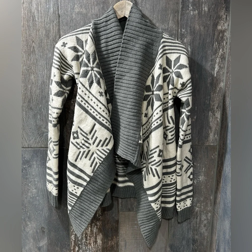 Size XS - Grey & White - Open Knit Sweater - Picture 1 of 3